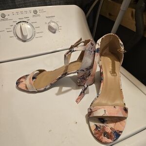 Bamboo size ten women's pumps